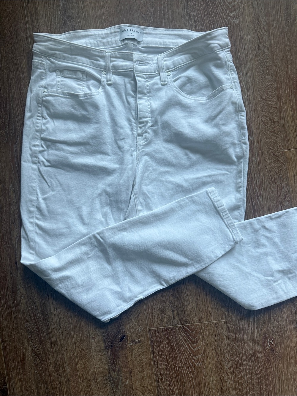 3/$20 Lane Bryant White Women’s Mid Rise Skinny Flex Magic Waistband Jeans
